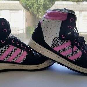 Adidas Hightops Houndstooth retro sneakers